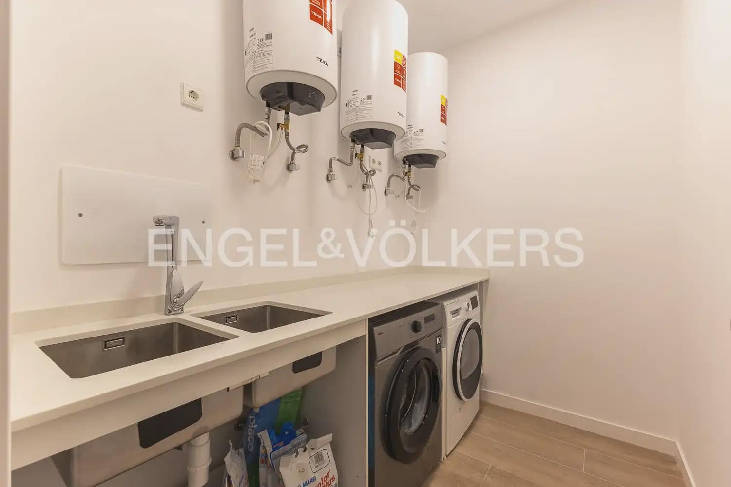 5 sypialnia Mieszkanie do wynajęcia w Miasto Walencja z garażem - 4 500 € (Ref: 10185898)
