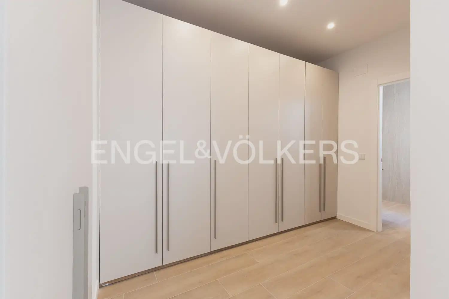 5 sypialnia Mieszkanie do wynajęcia w Miasto Walencja z garażem - 4 500 € (Ref: 10185898)