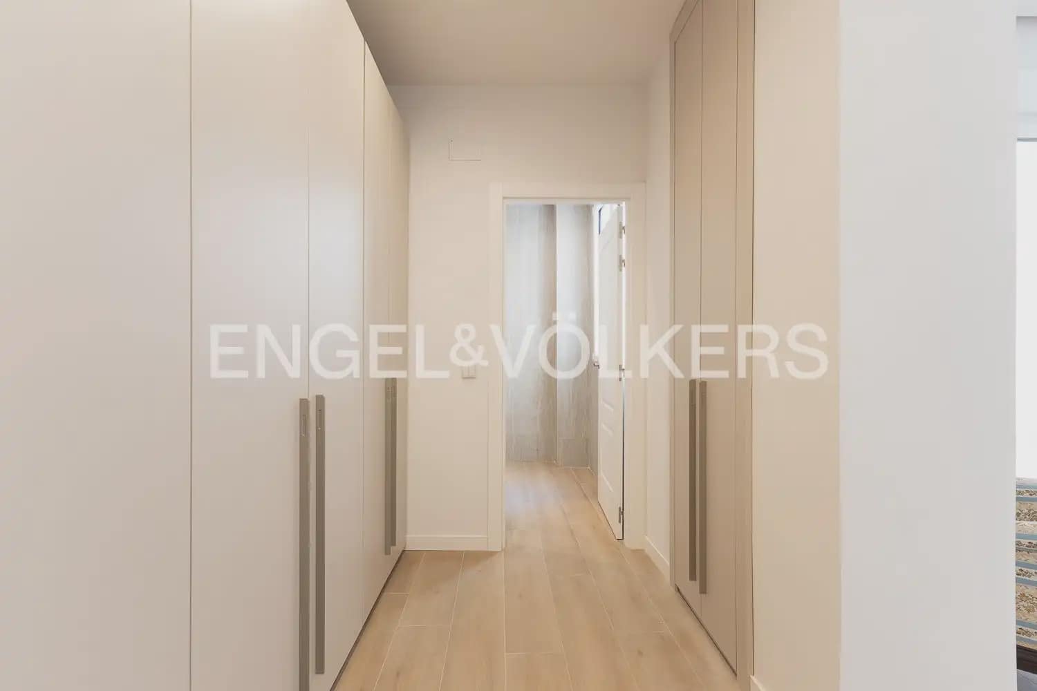 5 sypialnia Mieszkanie do wynajęcia w Miasto Walencja z garażem - 4 500 € (Ref: 10185898)