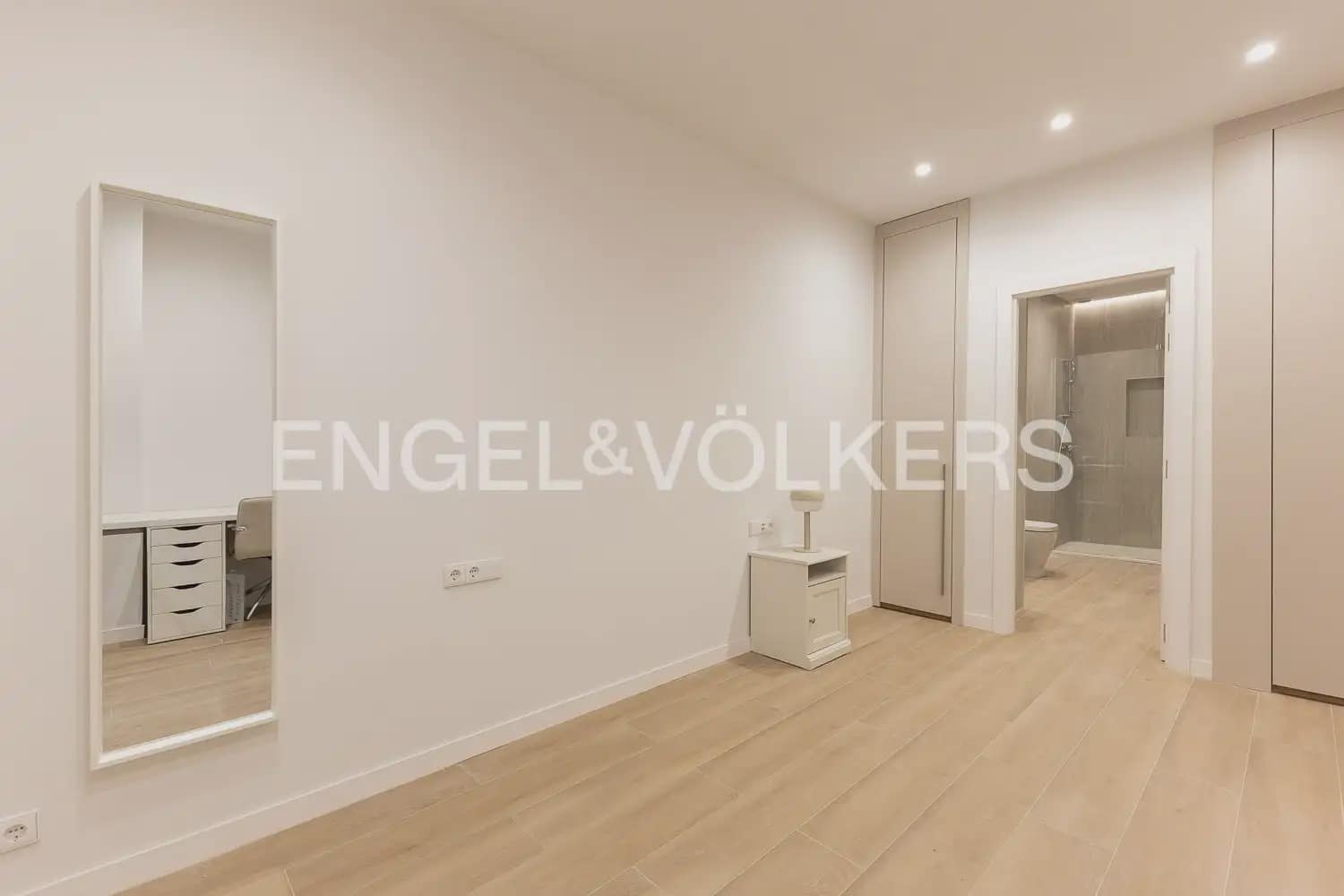 5 sypialnia Mieszkanie do wynajęcia w Miasto Walencja z garażem - 4 500 € (Ref: 10185898)