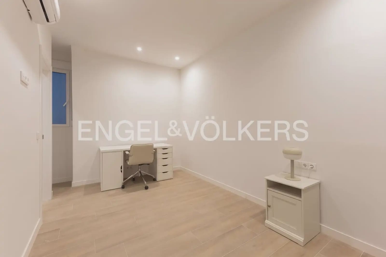 5 sypialnia Mieszkanie do wynajęcia w Miasto Walencja z garażem - 4 500 € (Ref: 10185898)