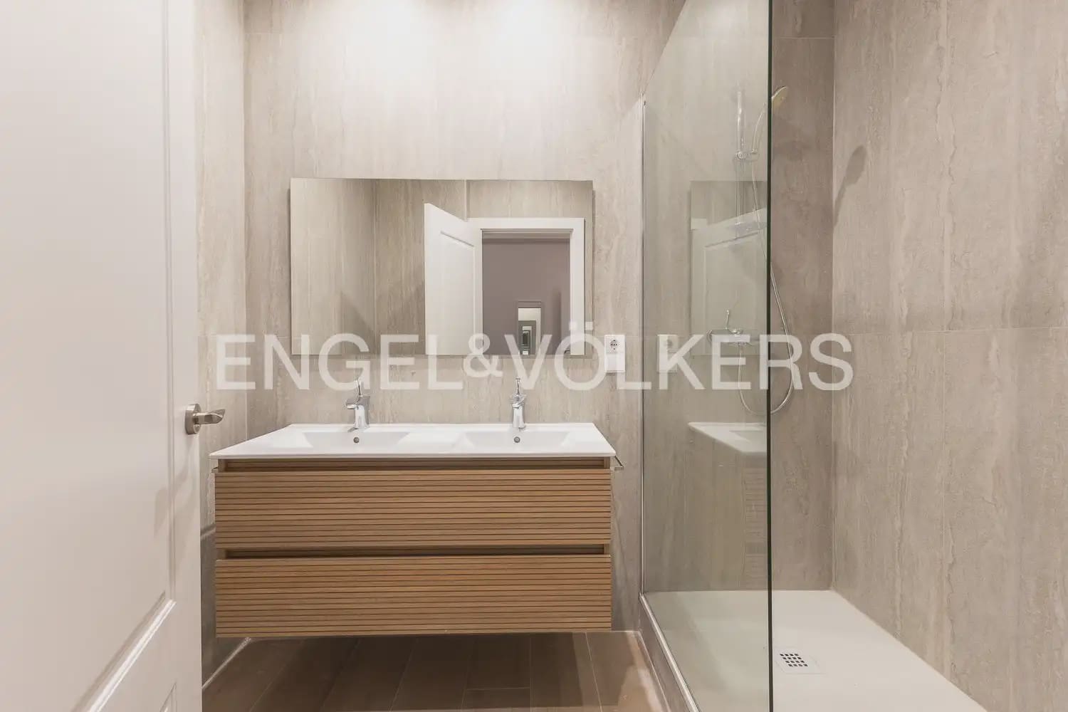 5 sypialnia Mieszkanie do wynajęcia w Miasto Walencja z garażem - 4 500 € (Ref: 10185898)