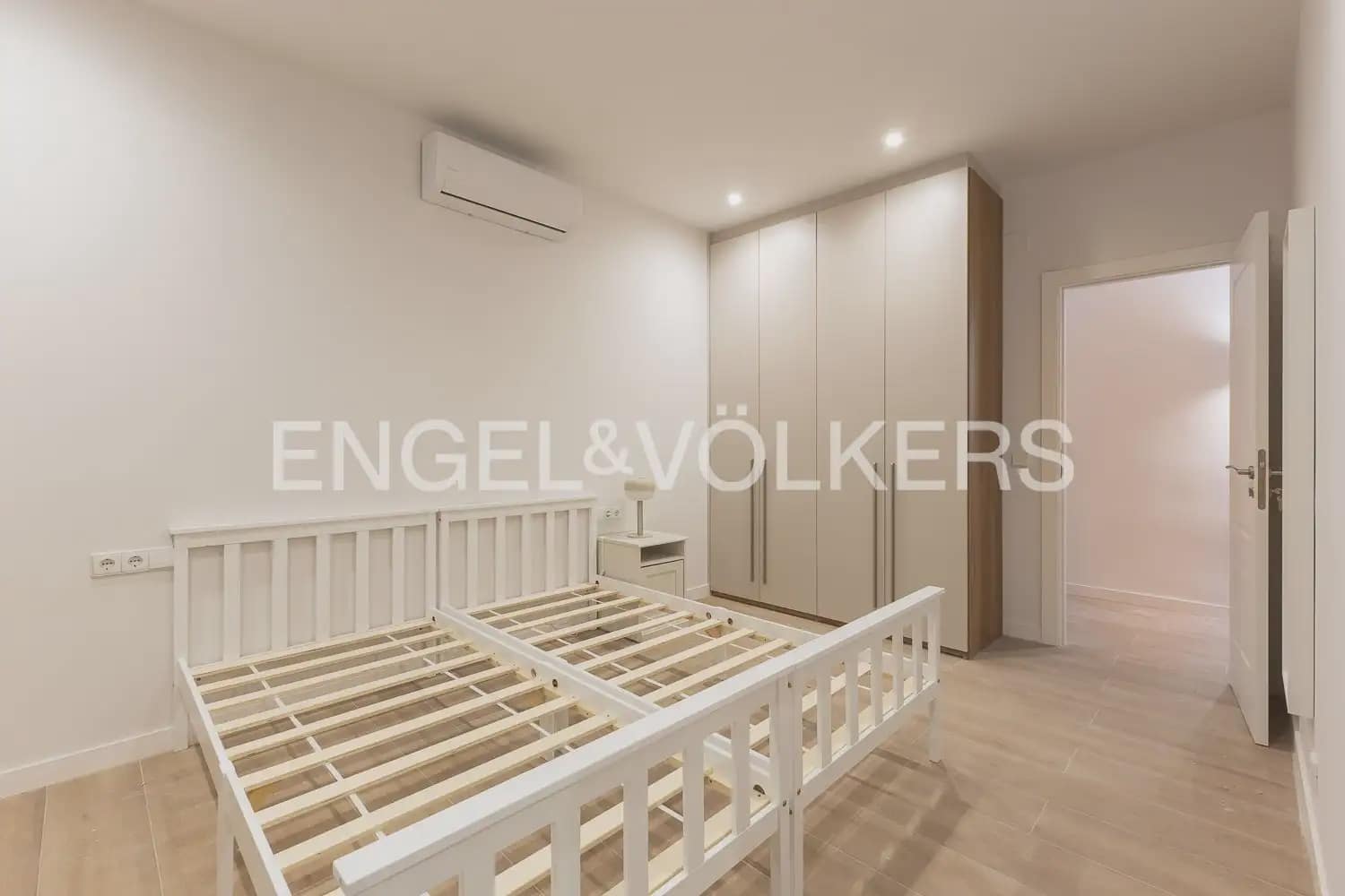 5 sypialnia Mieszkanie do wynajęcia w Miasto Walencja z garażem - 4 500 € (Ref: 10185898)
