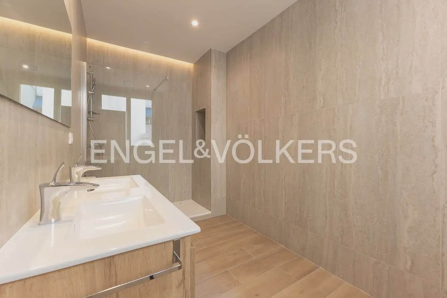 5 sypialnia Mieszkanie do wynajęcia w Miasto Walencja z garażem - 4 500 € (Ref: 10185898)