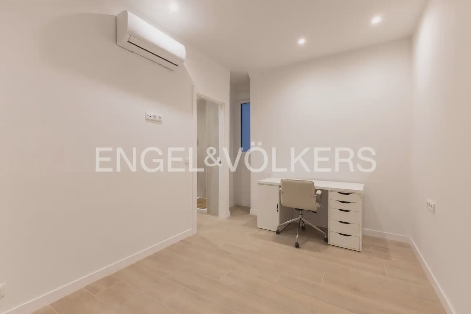 5 sypialnia Mieszkanie do wynajęcia w Miasto Walencja z garażem - 4 500 € (Ref: 10185898)