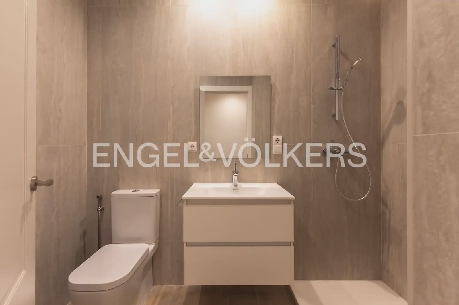 5 sypialnia Mieszkanie do wynajęcia w Miasto Walencja z garażem - 4 500 € (Ref: 10185898)