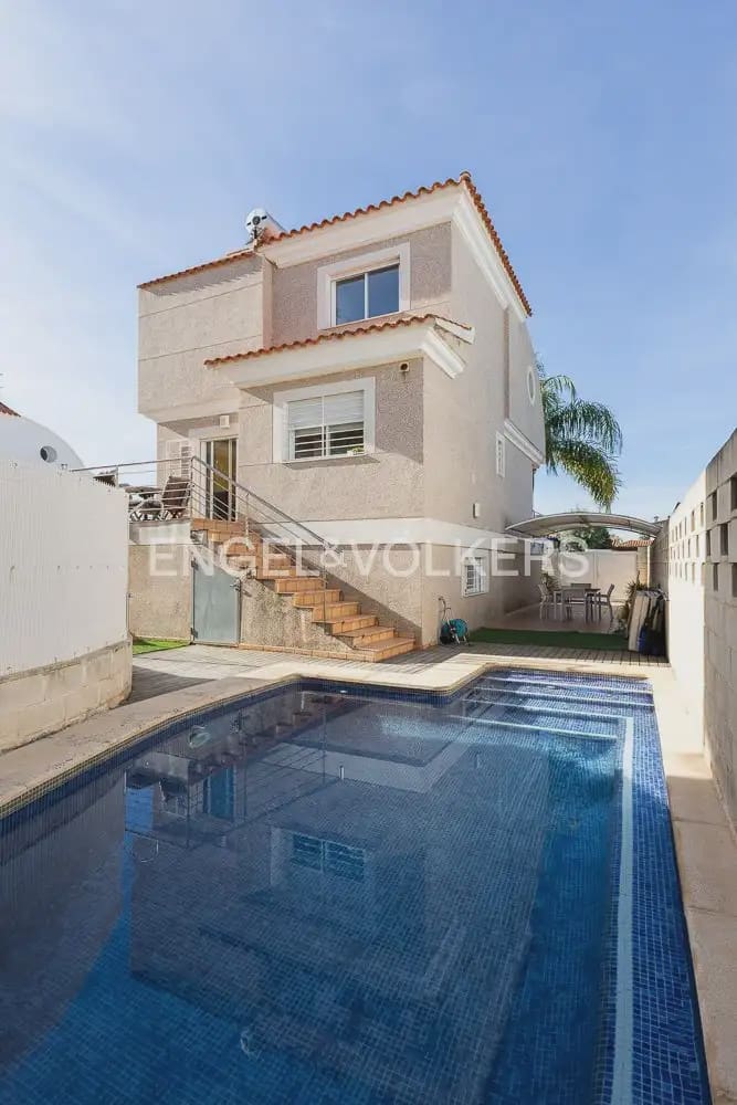 3 quarto Moradia para venda em Daimus com piscina garagem - 420 000 € (Ref: 10185899)