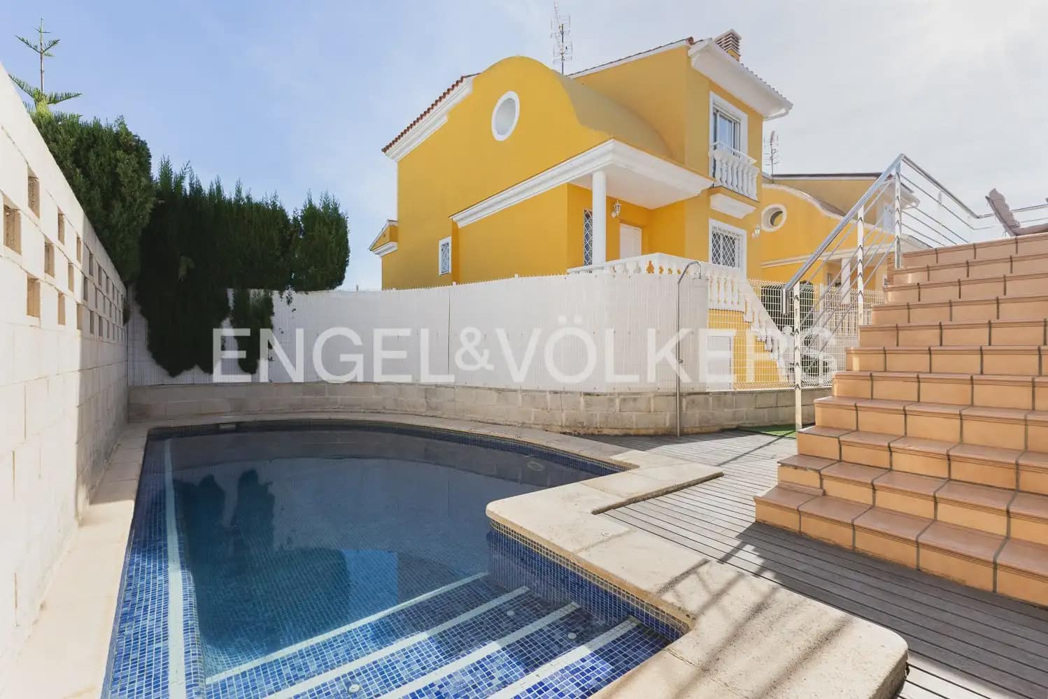 3 quarto Moradia para venda em Daimus com piscina garagem - 420 000 € (Ref: 10185899)