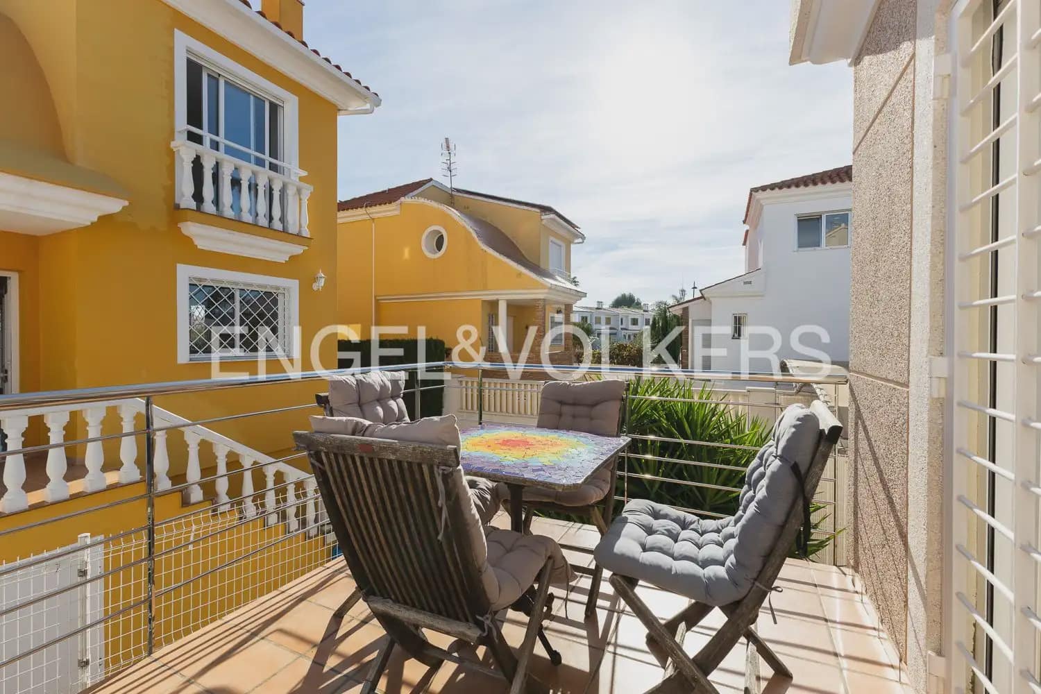 3 quarto Moradia para venda em Daimus com piscina garagem - 420 000 € (Ref: 10185899)