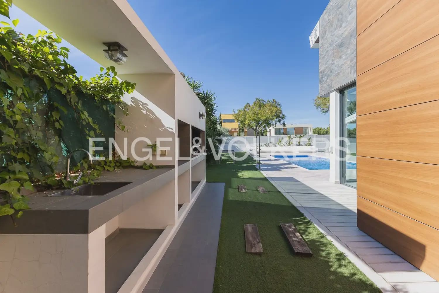 6 soverom Villa til salgs i Betera med svømmebasseng garasje - € 1 800 000 (Ref: 10185902)
