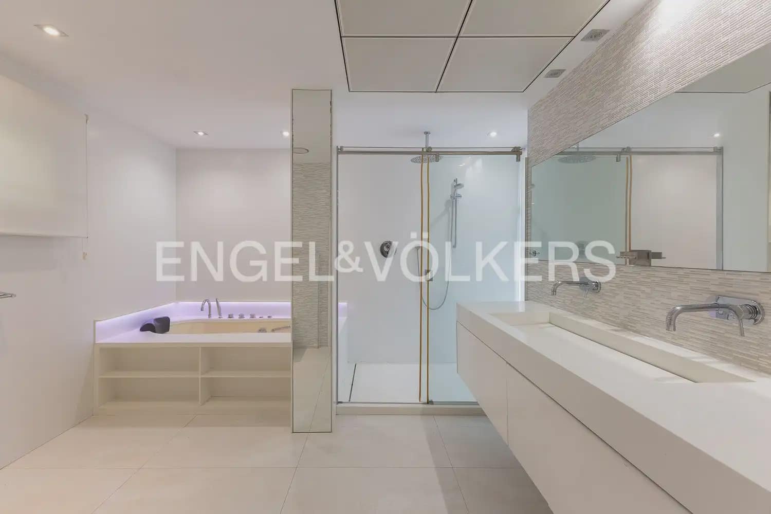 6 soverom Villa til salgs i Betera med svømmebasseng garasje - € 1 800 000 (Ref: 10185902)