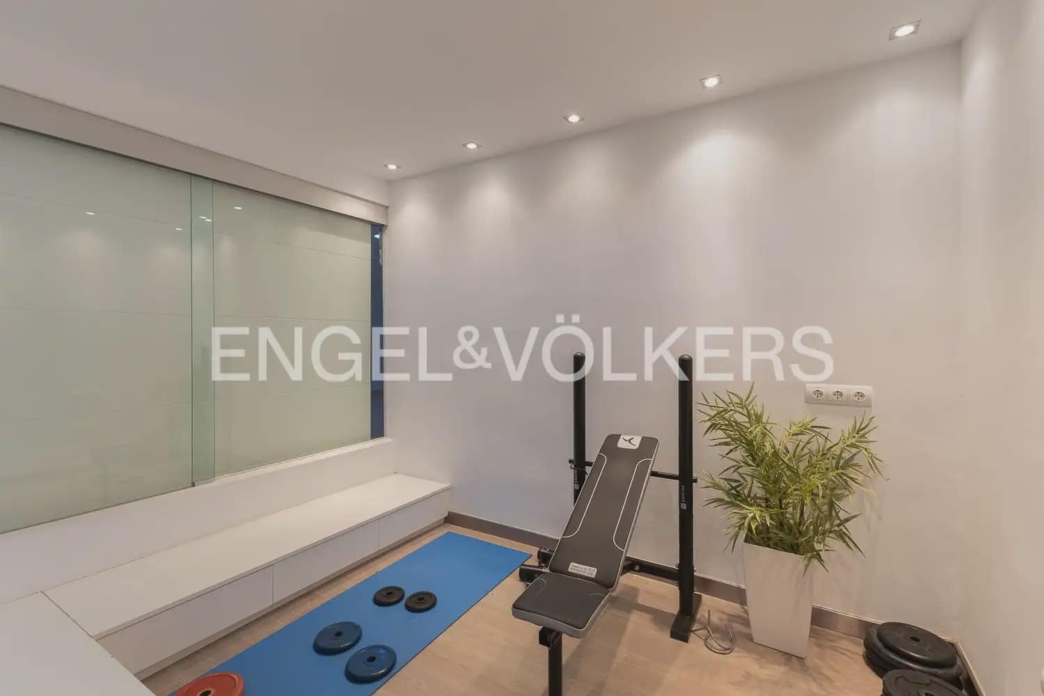 6 soverom Villa til salgs i Betera med svømmebasseng garasje - € 1 800 000 (Ref: 10185902)
