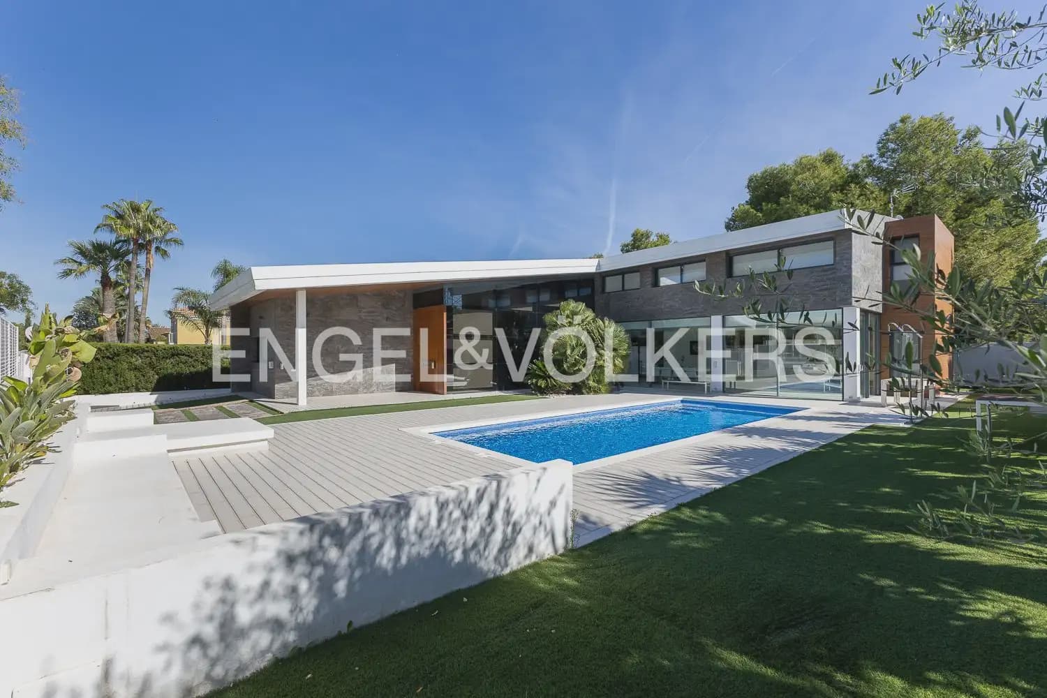 6 soverom Villa til salgs i Betera med svømmebasseng garasje - € 1 800 000 (Ref: 10185902)