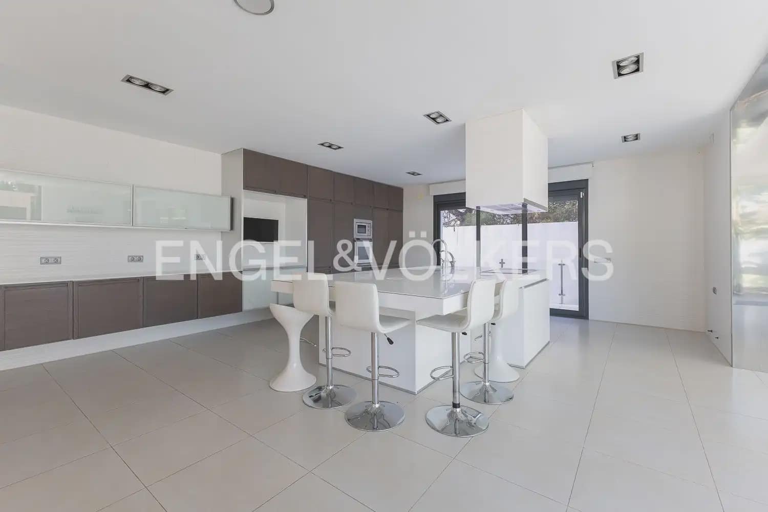 6 soverom Villa til salgs i Betera med svømmebasseng garasje - € 1 800 000 (Ref: 10185902)