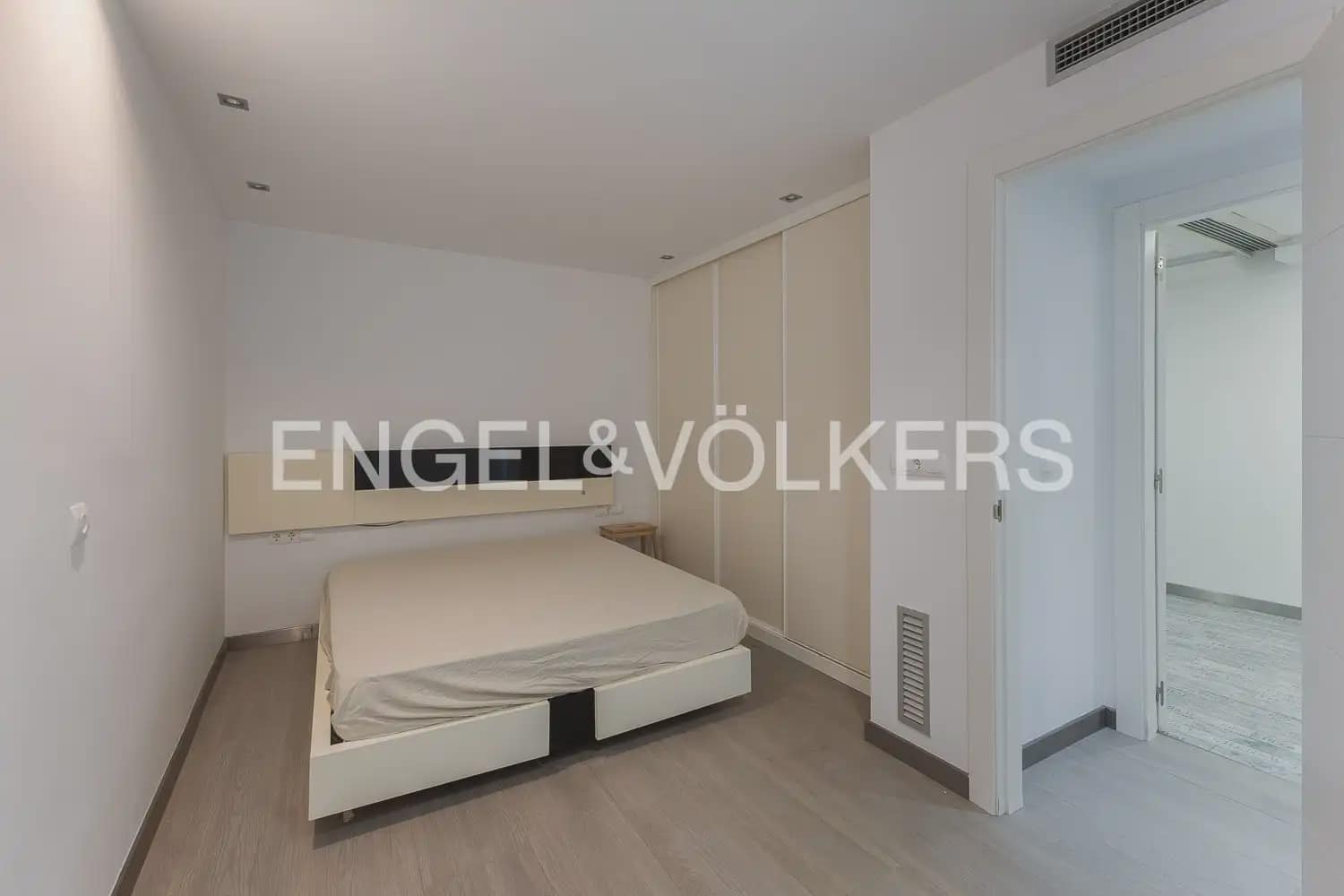 6 soverom Villa til salgs i Betera med svømmebasseng garasje - € 1 800 000 (Ref: 10185902)