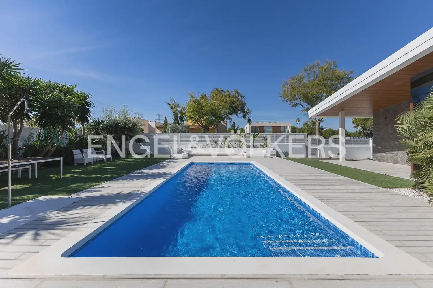 6 soverom Villa til salgs i Betera med svømmebasseng garasje - € 1 800 000 (Ref: 10185902)