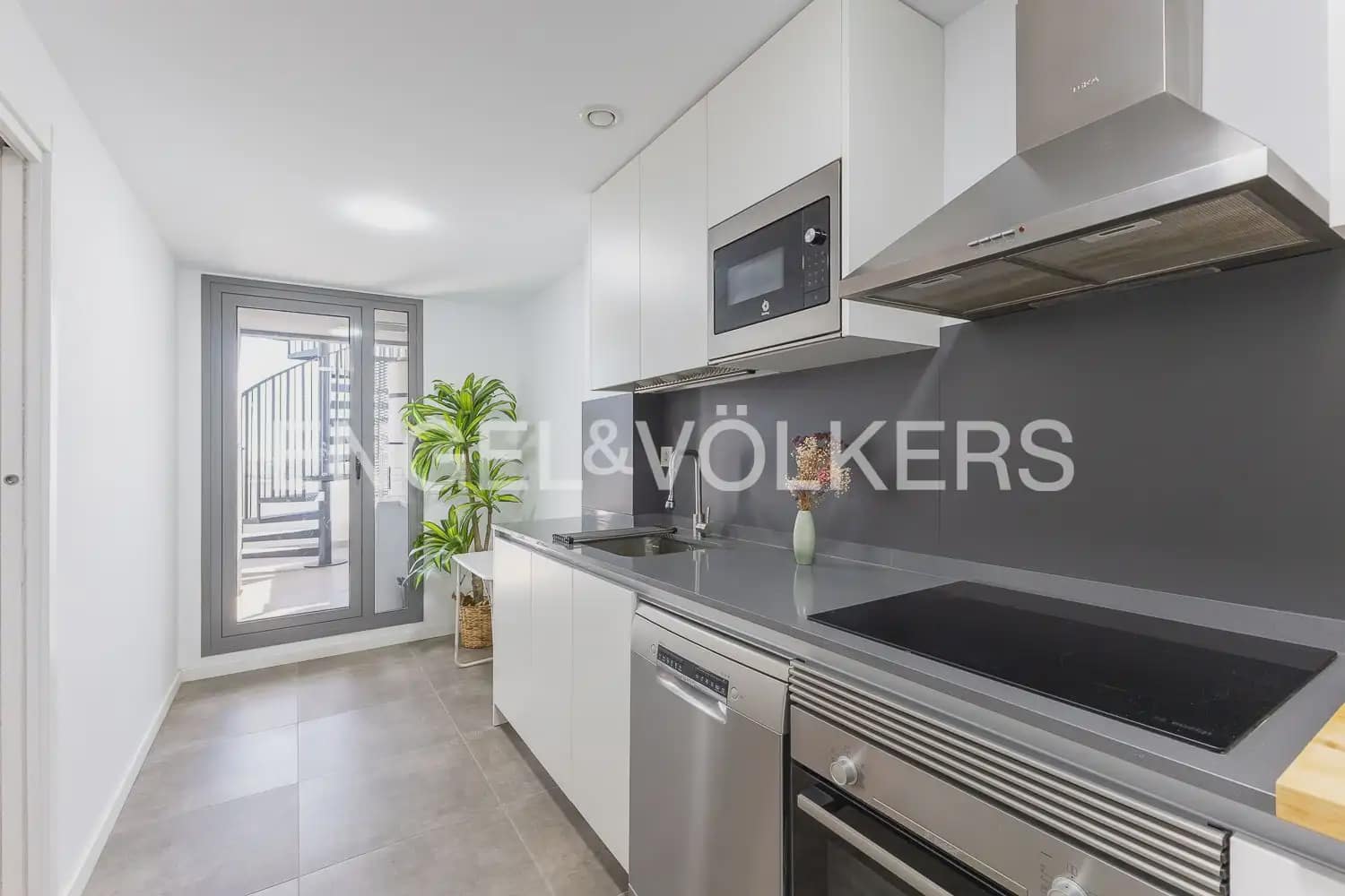 3 slaapkamer Penthouse te koop in Castello de la Plana met zwembad garage - € 390.000 (Ref: 10185989)