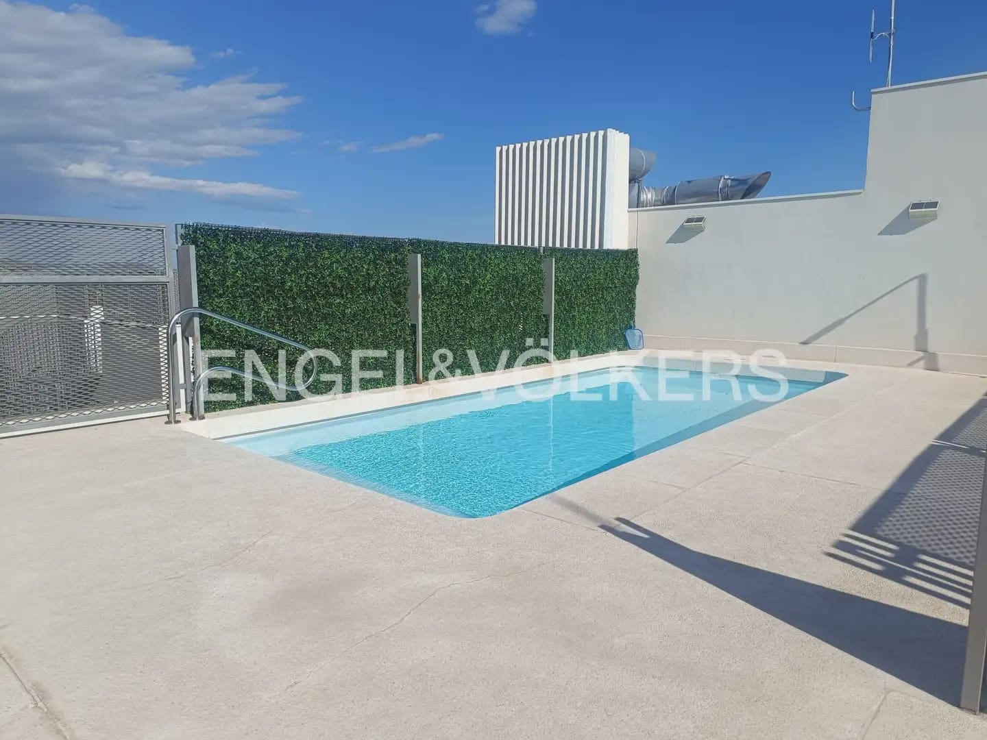 3 slaapkamer Penthouse te koop in Castello de la Plana met zwembad garage - € 390.000 (Ref: 10185989)