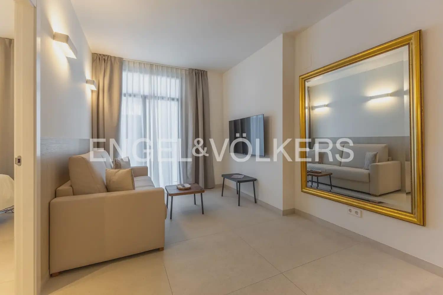 1 slaapkamer Flat te huur in Valencia stad - € 3.000 (Ref: 10186180)