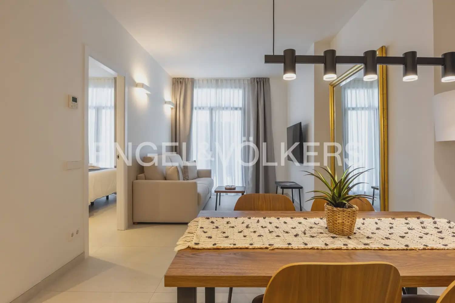 1 slaapkamer Flat te huur in Valencia stad - € 3.000 (Ref: 10186180)