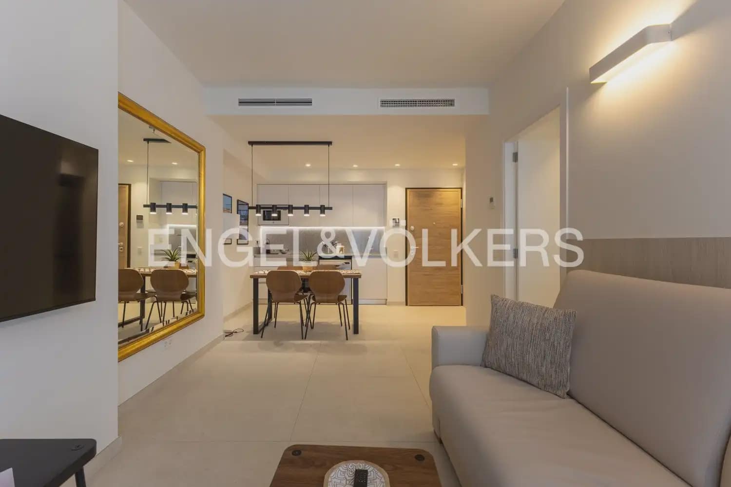 1 slaapkamer Flat te huur in Valencia stad - € 3.000 (Ref: 10186180)