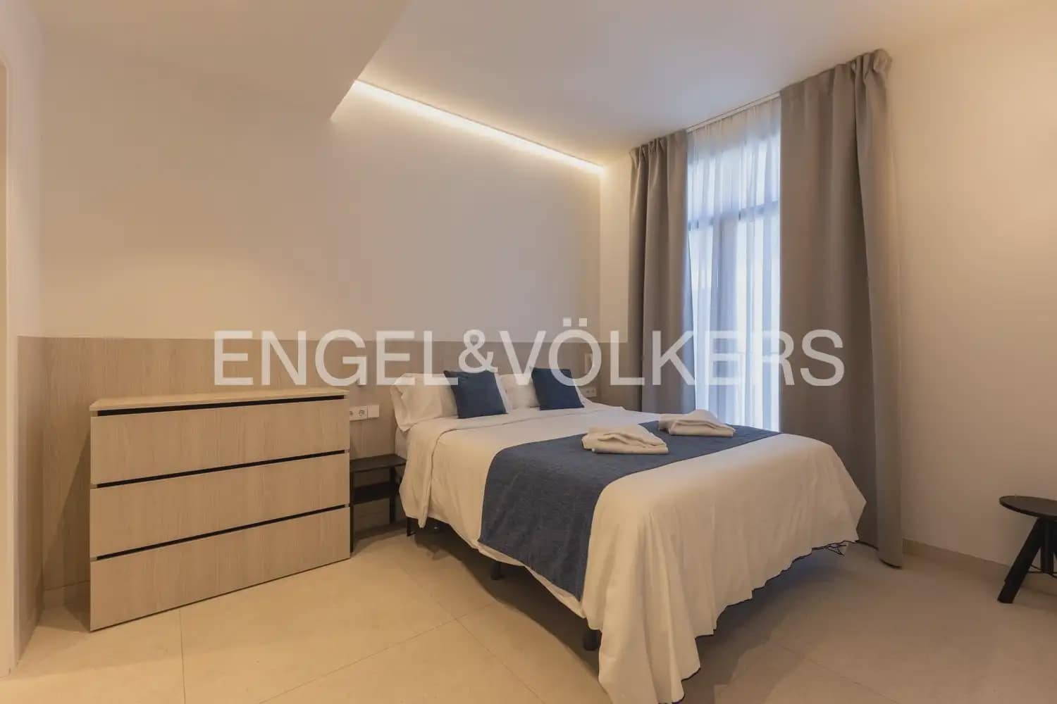 1 slaapkamer Flat te huur in Valencia stad - € 3.000 (Ref: 10186180)