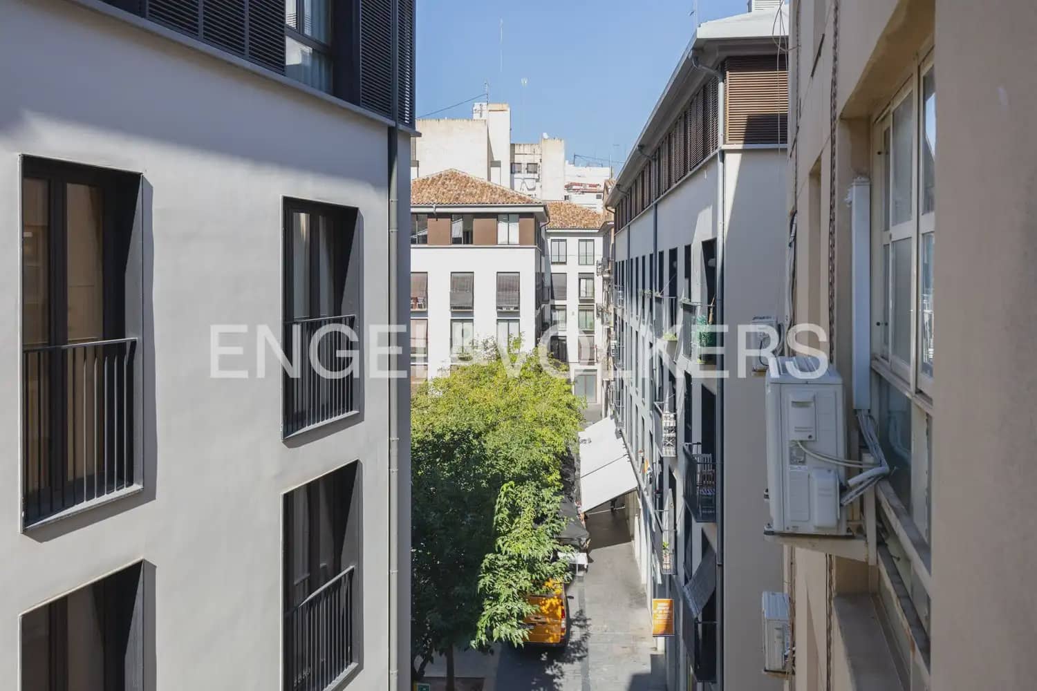 1 slaapkamer Flat te huur in Valencia stad - € 3.000 (Ref: 10186180)