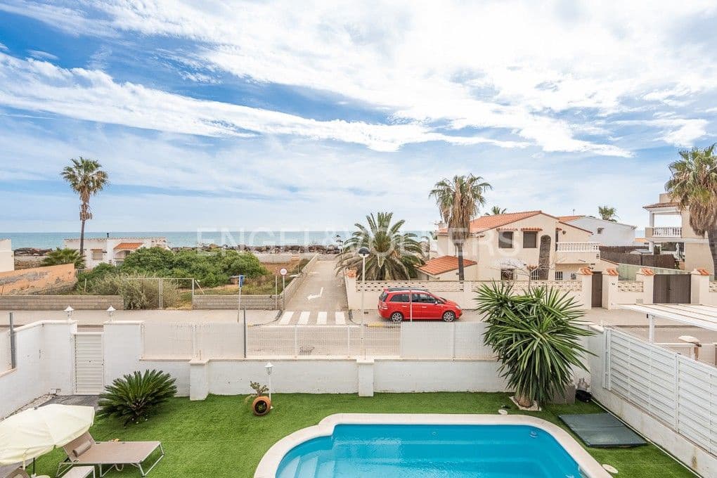 4 slaapkamer Villa te koop in Moncofa met zwembad garage - € 465.000 (Ref: 8229709)