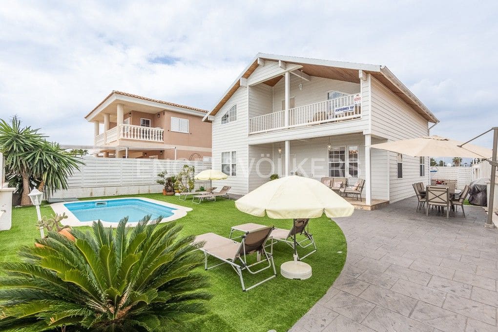 4 slaapkamer Villa te koop in Moncofa met zwembad garage - € 465.000 (Ref: 8229709)