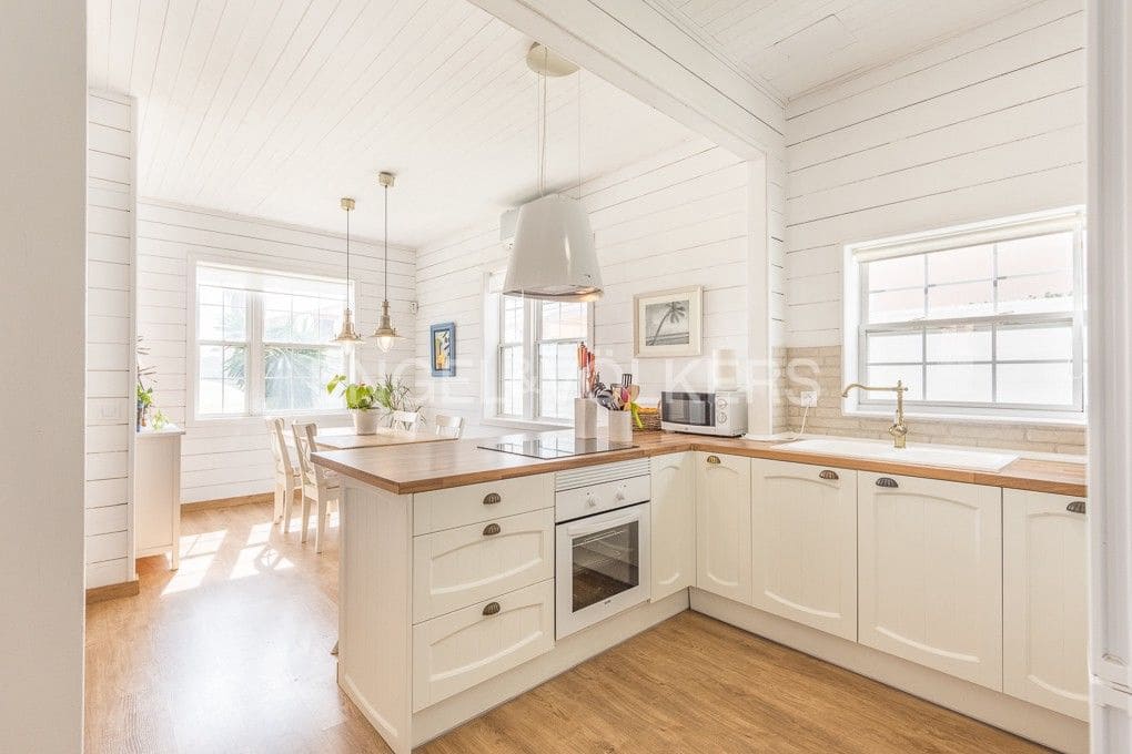 4 slaapkamer Villa te koop in Moncofa met zwembad garage - € 465.000 (Ref: 8229709)