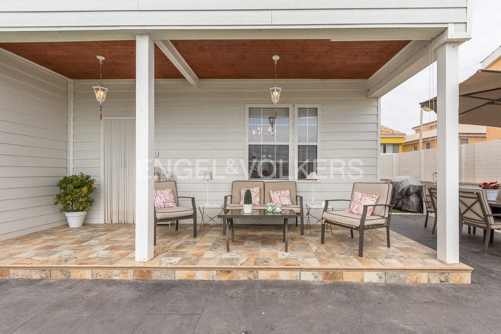 4 slaapkamer Villa te koop in Moncofa met zwembad garage - € 465.000 (Ref: 8229709)