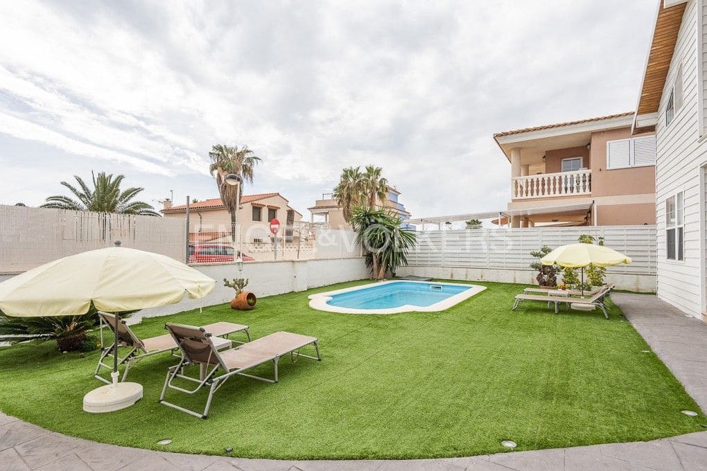 4 slaapkamer Villa te koop in Moncofa met zwembad garage - € 465.000 (Ref: 8229709)
