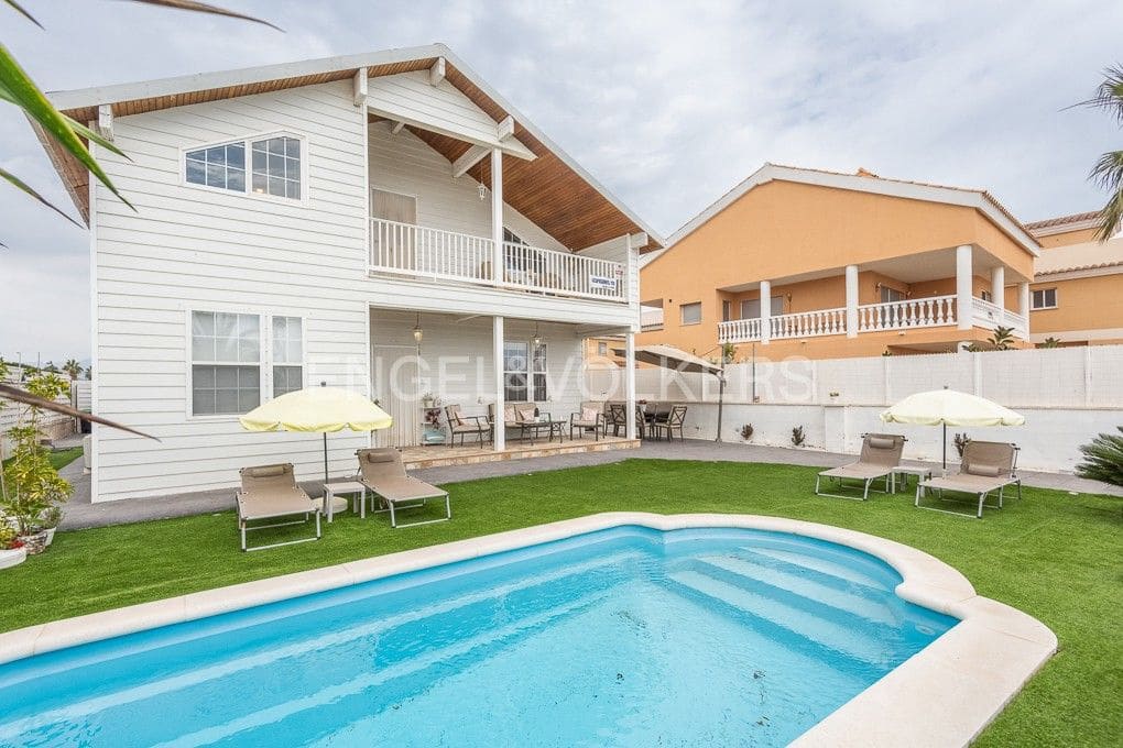 4 slaapkamer Villa te koop in Moncofa met zwembad garage - € 465.000 (Ref: 8229709)