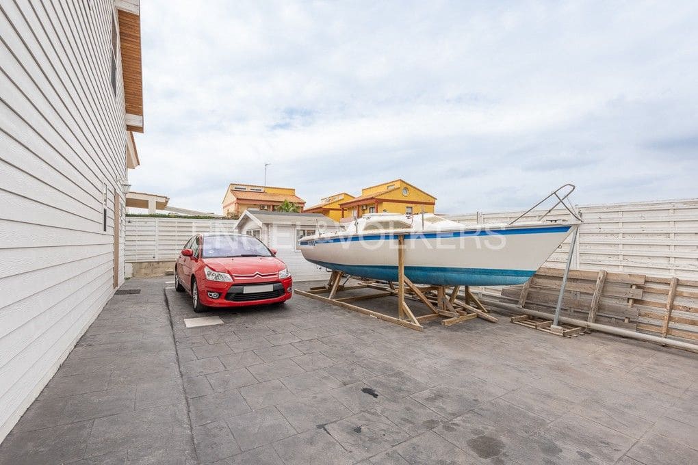 4 slaapkamer Villa te koop in Moncofa met zwembad garage - € 465.000 (Ref: 8229709)