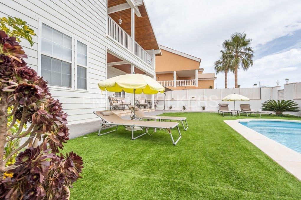 4 slaapkamer Villa te koop in Moncofa met zwembad garage - € 465.000 (Ref: 8229709)
