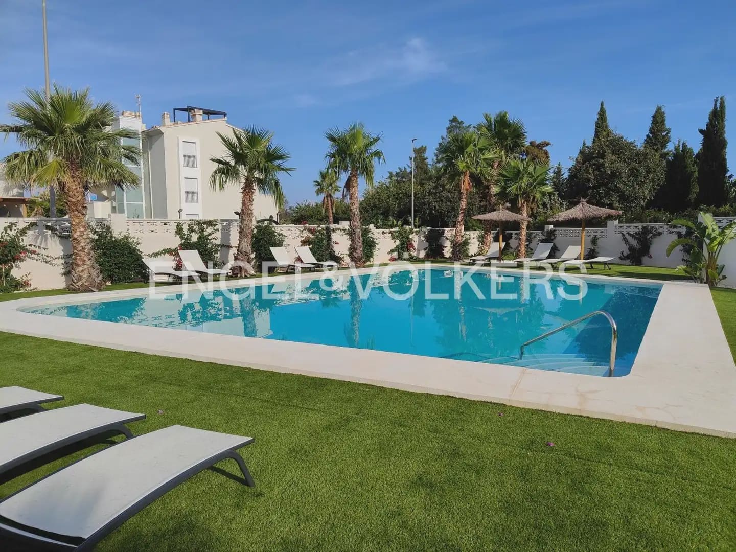 2 soveværelse Lejlighed til salg i Denia med swimmingpool garage - € 381.150 (Ref: 8234700)