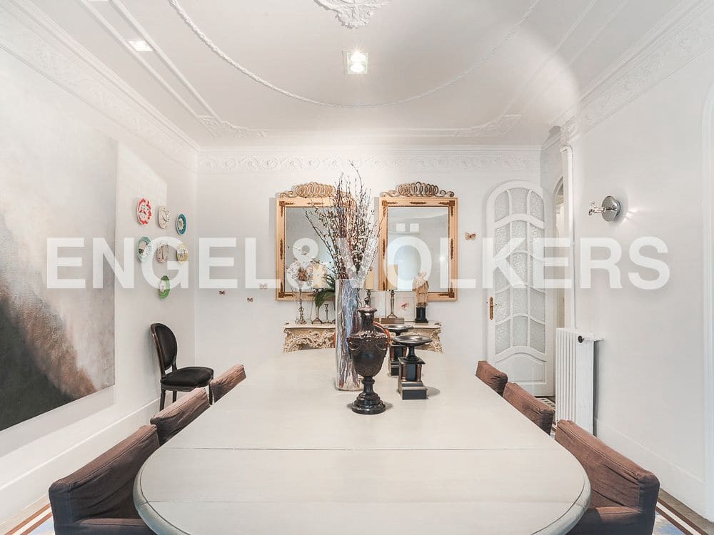 4 Zimmer Wohnung zu verkaufen in Valencia Stadt mit Garage - 1.650.000 € (Ref: 8234719)