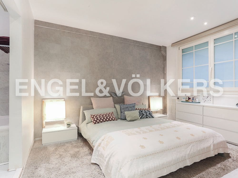 4 Zimmer Wohnung zu verkaufen in Valencia Stadt mit Garage - 1.650.000 € (Ref: 8234719)
