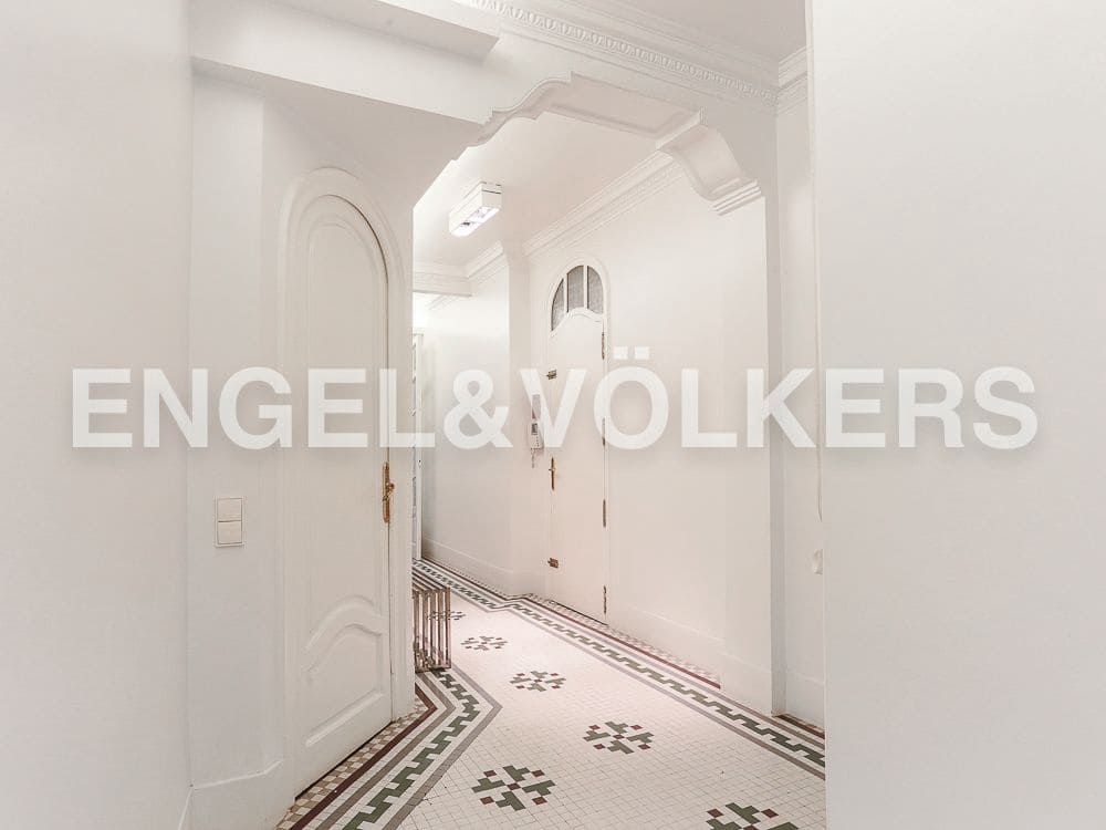 4 Zimmer Wohnung zu verkaufen in Valencia Stadt mit Garage - 1.650.000 € (Ref: 8234719)