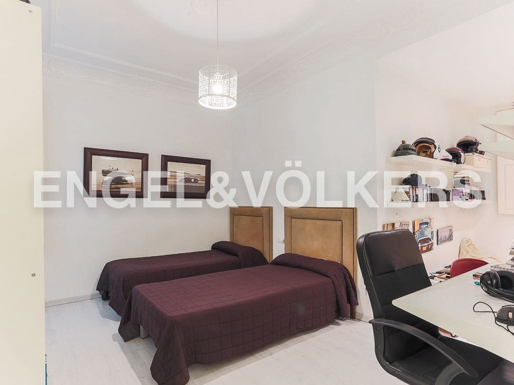 4 Zimmer Wohnung zu verkaufen in Valencia Stadt mit Garage - 1.650.000 € (Ref: 8234719)
