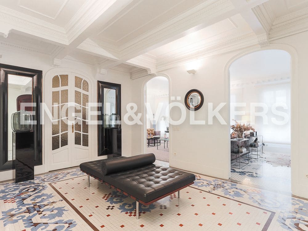 4 Zimmer Wohnung zu verkaufen in Valencia Stadt mit Garage - 1.650.000 € (Ref: 8234719)
