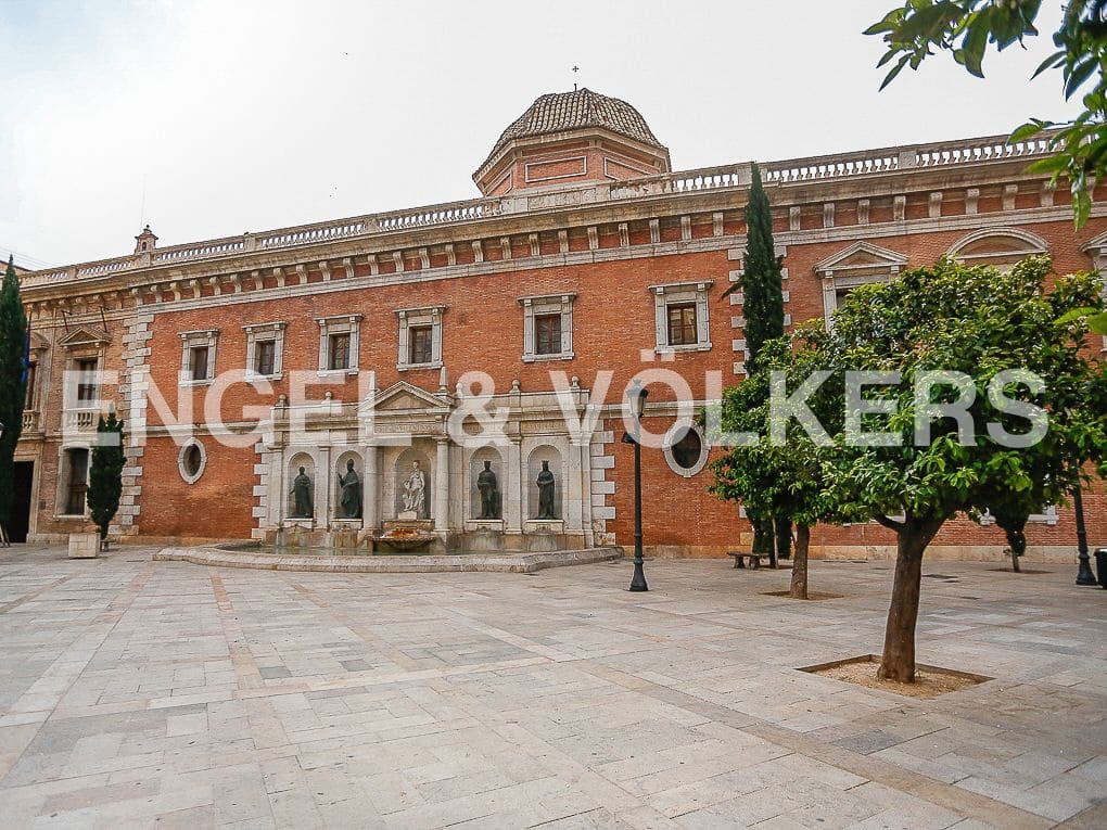 4 Zimmer Wohnung zu verkaufen in Valencia Stadt mit Garage - 1.650.000 € (Ref: 8234719)