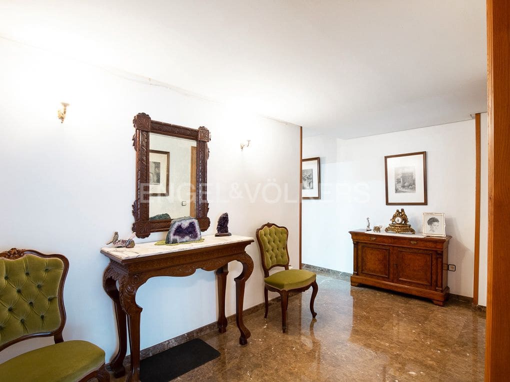 4 Zimmer Wohnung zu verkaufen in Valencia Stadt mit Garage - 695.000 € (Ref: 8234823)
