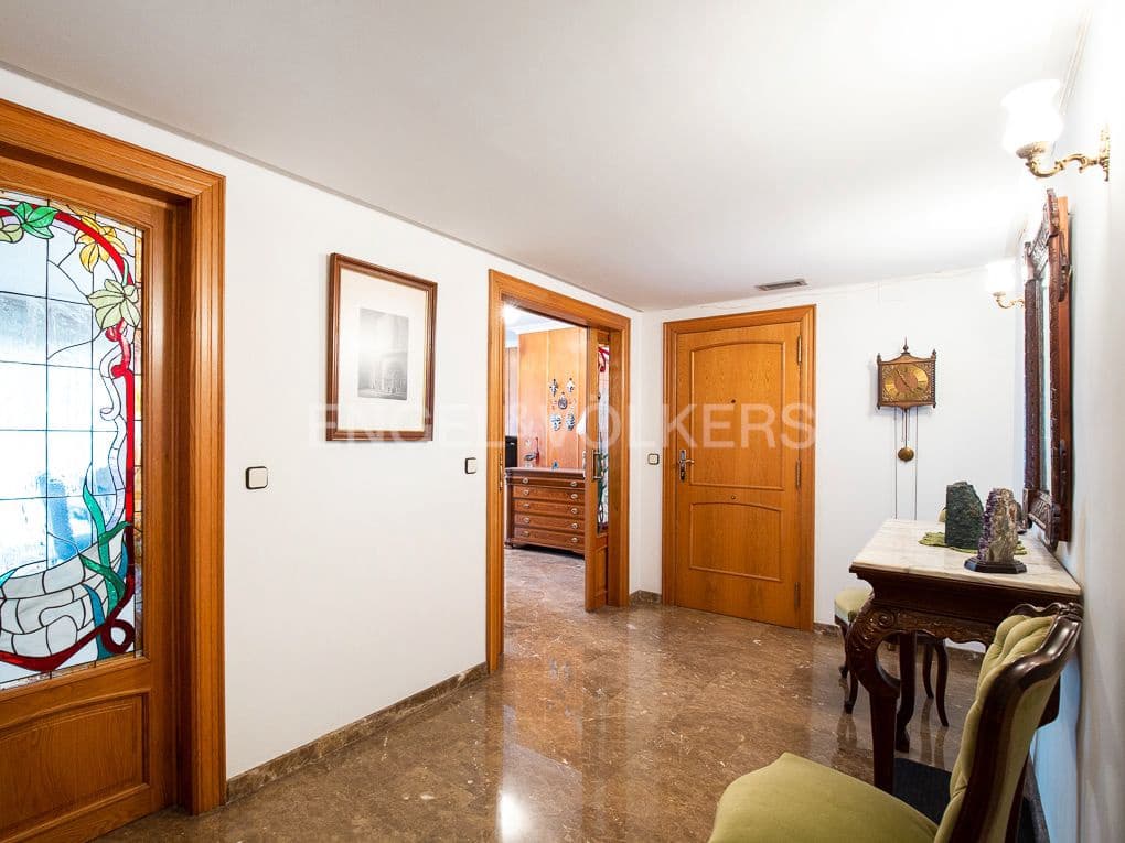 4 Zimmer Wohnung zu verkaufen in Valencia Stadt mit Garage - 695.000 € (Ref: 8234823)