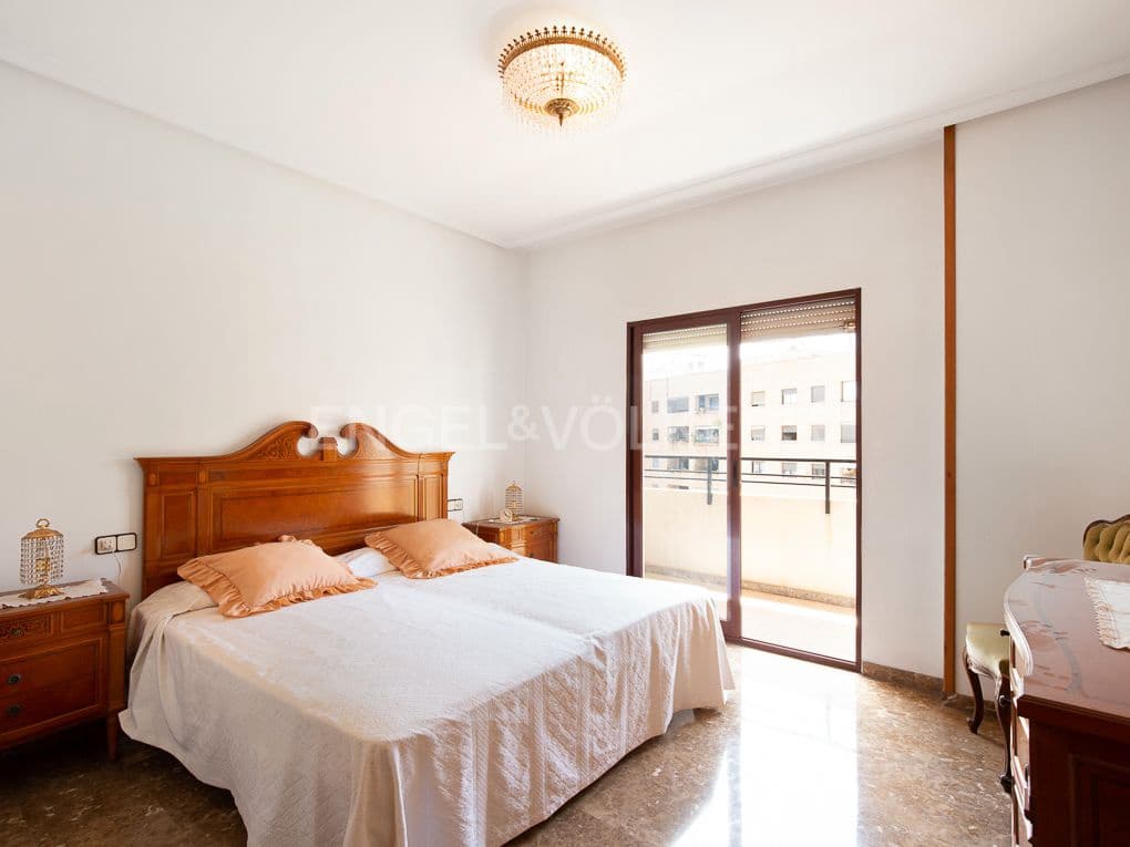 4 Zimmer Wohnung zu verkaufen in Valencia Stadt mit Garage - 695.000 € (Ref: 8234823)