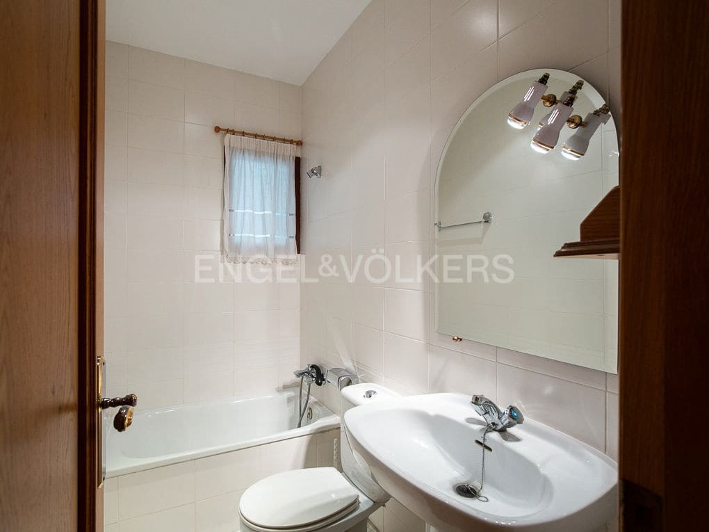 4 Zimmer Wohnung zu verkaufen in Valencia Stadt mit Garage - 695.000 € (Ref: 8234823)