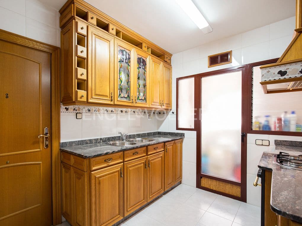 4 Zimmer Wohnung zu verkaufen in Valencia Stadt mit Garage - 695.000 € (Ref: 8234823)