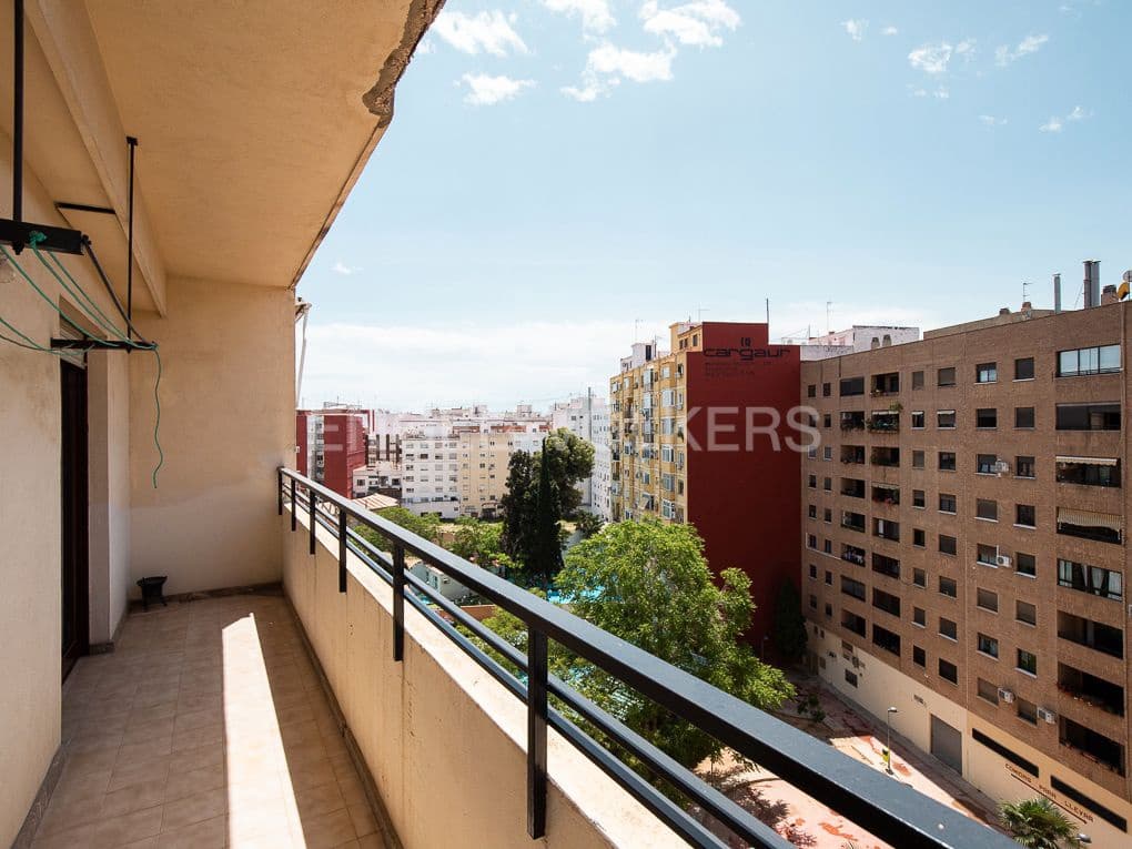 4 Zimmer Wohnung zu verkaufen in Valencia Stadt mit Garage - 695.000 € (Ref: 8234823)