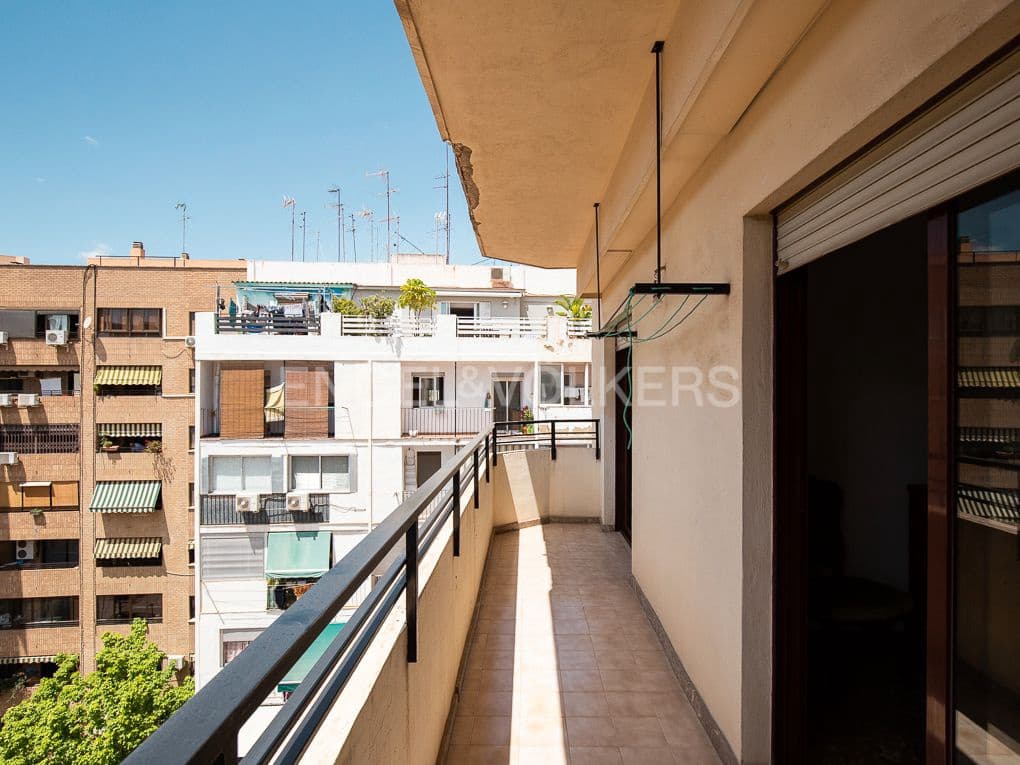 4 Zimmer Wohnung zu verkaufen in Valencia Stadt mit Garage - 695.000 € (Ref: 8234823)
