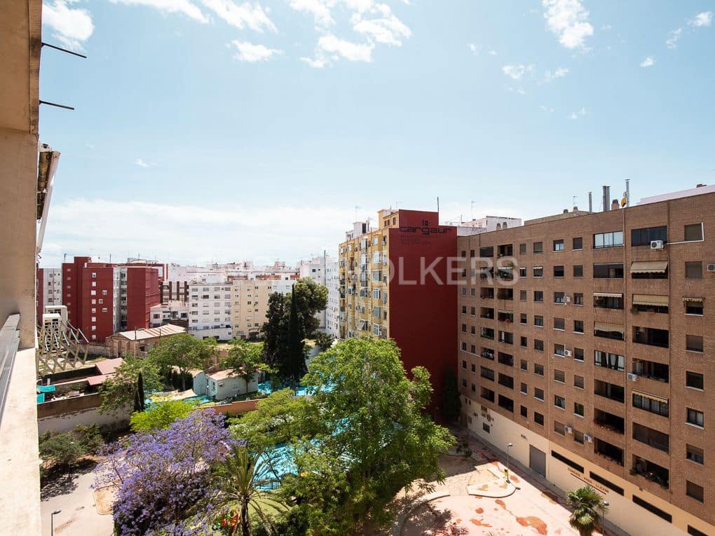 4 Zimmer Wohnung zu verkaufen in Valencia Stadt mit Garage - 695.000 € (Ref: 8234823)
